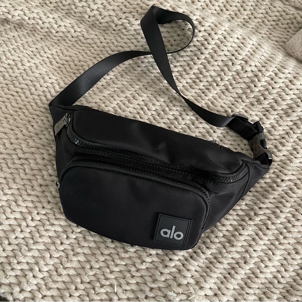 Alo Yoga Explorer Fanny Pack